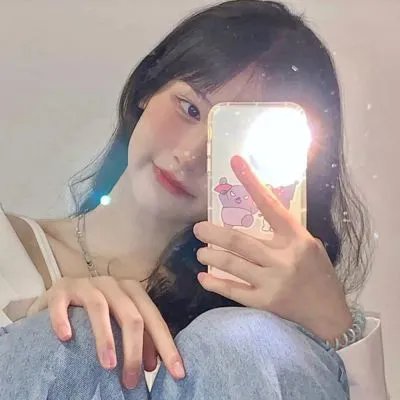娇憨女郎